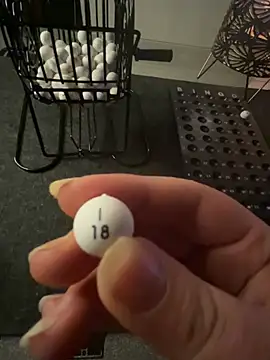 Snapshot of herz_steht_kopf90 chatting on March 8, 11:49 pm herz steht kopf90 online show from March 8, 11:49 pm