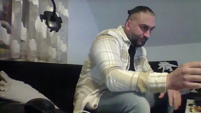 Snapshot of NewyorkDimi chatting on December 23, 5:49 am NewyorkDimi online show from December 23, 5:49 am