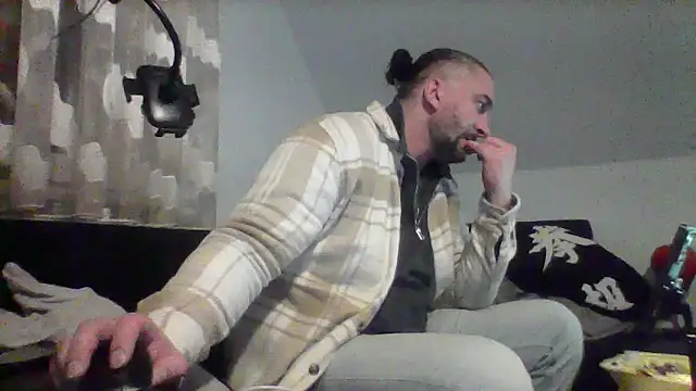 Snapshot of NewyorkDimi chatting on January 6, 2:37 am NewyorkDimi online show from January 6, 2:37 am