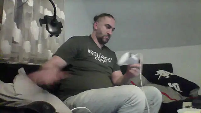 Snapshot of NewyorkDimi chatting on January 10, 6:37 am NewyorkDimi online show from January 10, 6:37 am