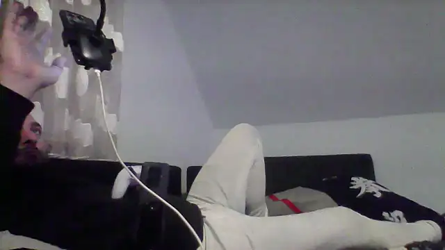 Snapshot of NewyorkDimi chatting on February 5, 3:11 am NewyorkDimi online show from February 5, 3:11 am