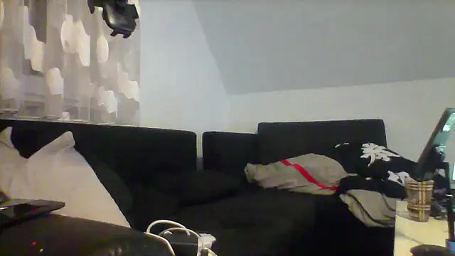 Snapshot of NewyorkDimi chatting on February 9, 11:42 pm NewyorkDimi online show from February 9, 11:42 pm
