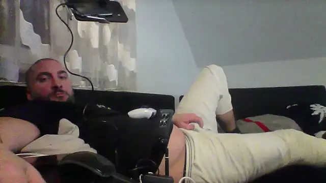 Snapshot of NewyorkDimi chatting on February 19, 5:58 am NewyorkDimi online show from February 19, 5:58 am