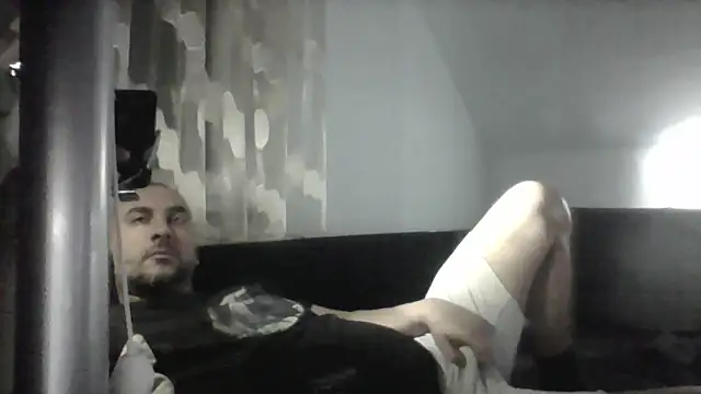 Snapshot of NewyorkDimi chatting on June 2, 2:02 am NewyorkDimi online show from June 2, 2:02 am