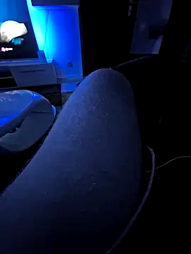 Warumnicht1980 online show from February 14, 5:51 am