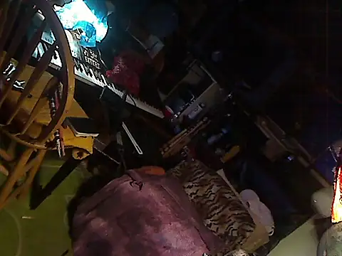 Snapshot of DREAMZ420 chatting on May 28, 7:44 pm DREAMZ420 online show from May 28, 7:44 pm