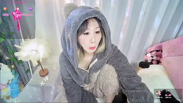 Xiaoyu-G online show from December 18, 1:28 pm