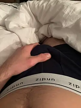 Snapshot of val6910 chatting on January 16, 8:57 pm val6910 online show from January 16, 8:57 pm