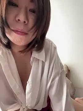 Snapshot of Yukimi- chatting on December 11, 4:28 am Yukimi- online show from December 11, 4:28 am