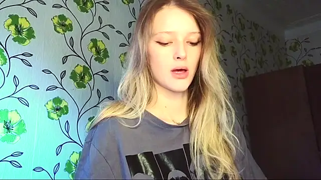 Evvie Summn1 online show from May 31, 3:26 am