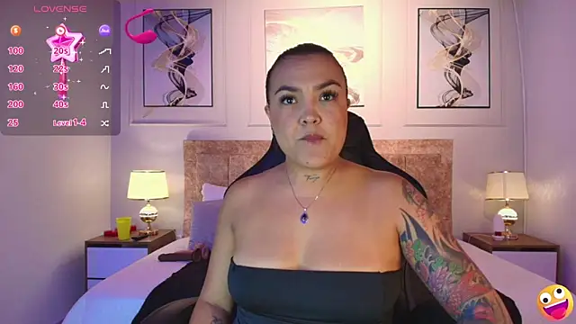 Snapshot of lyn_adamns chatting on December 16, 9:09 pm lyn adamns online show from December 16, 9:09 pm