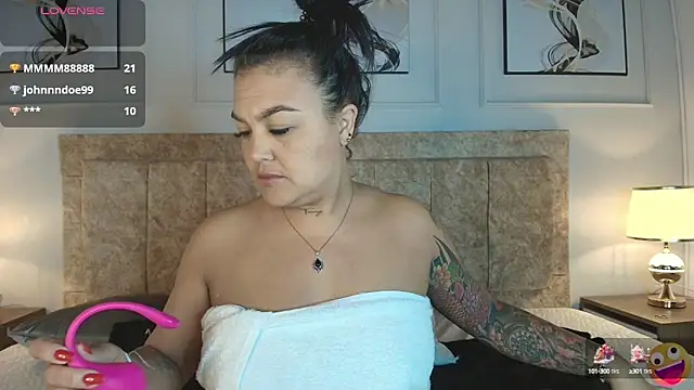 Snapshot of lyn_adamns chatting on January 5, 5:09 pm lyn adamns online show from January 5, 5:09 pm