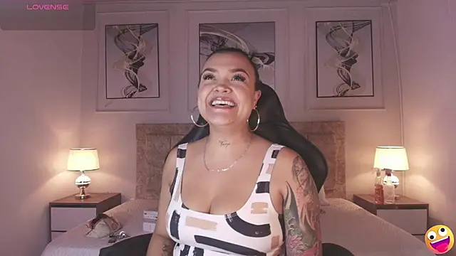 Snapshot of lyn_adamns chatting on February 17, 10:03 pm lyn adamns online show from February 17, 10:03 pm