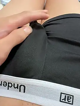 toooom845 online show from October 10, 7:46 pm