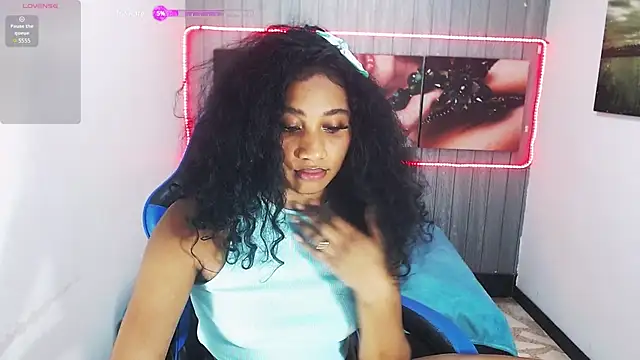  ahsly  online show from January 18, 4:04 am