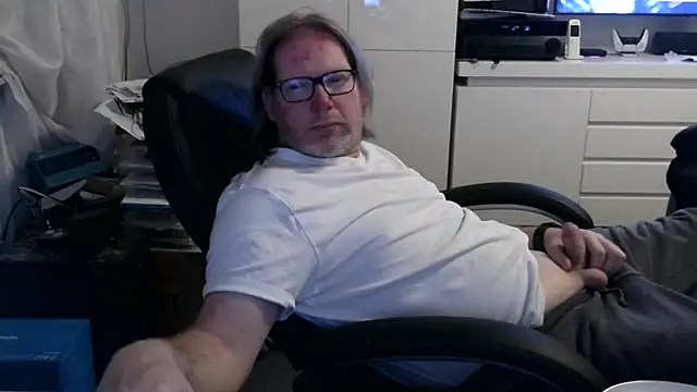 Snapshot of VSteph chatting on May 14, 11:00 pm VSteph online show from May 14, 11:00 pm