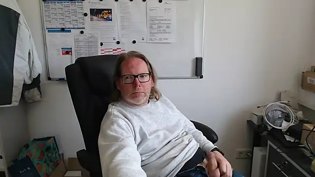Snapshot of VSteph chatting on May 19, 3:07 pm VSteph online show from May 19, 3:07 pm