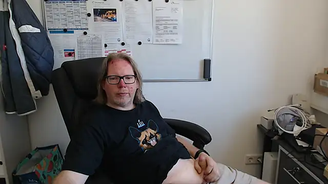 Snapshot of VSteph chatting on May 26, 1:07 pm VSteph online show from May 26, 1:07 pm