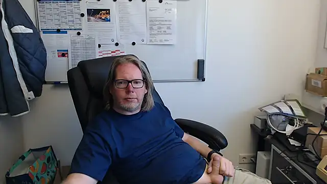 Snapshot of VSteph chatting on June 1, 5:36 pm VSteph online show from June 1, 5:36 pm