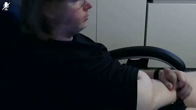 Snapshot of VSteph chatting on June 8, 9:37 pm VSteph online show from June 8, 9:37 pm
