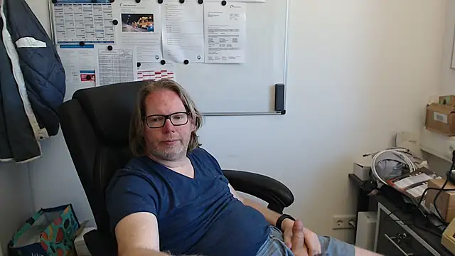 Snapshot of VSteph chatting on June 15, 1:46 pm VSteph online show from June 15, 1:46 pm