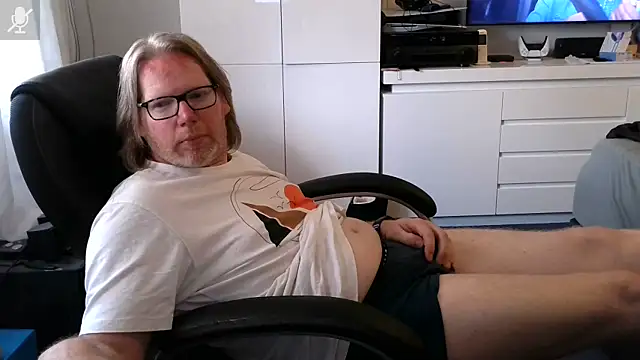 Snapshot of VSteph chatting on June 16, 6:54 pm VSteph online show from June 16, 6:54 pm