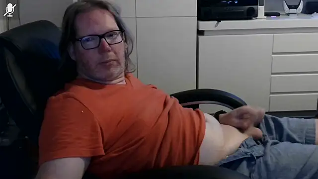 Snapshot of VSteph chatting on July 4, 9:10 pm VSteph online show from July 4, 9:10 pm