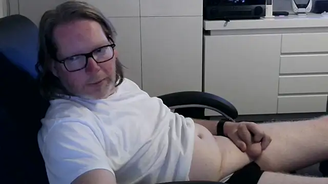 Snapshot of VSteph chatting on July 8, 10:25 pm VSteph online show from July 8, 10:25 pm