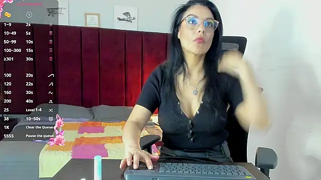 Zuzana21 online show from March 21, 4:07 pm