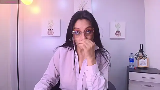 Zuzana21 online show from April 28, 1:05 pm