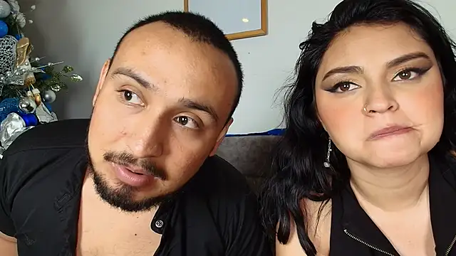 Snapshot of XXCOUPLESSEX chatting on January 4, 7:03 am XXCOUPLESSEX online show from January 4, 7:03 am