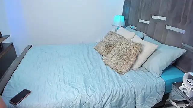 Alexawhiittee online show from January 4, 4:33 am