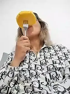 nina carther online show from February 8, 12:49 am