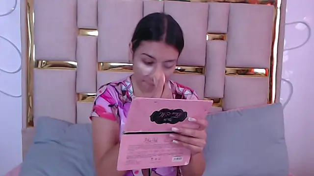 nina carther online show from October 4, 11:30 am