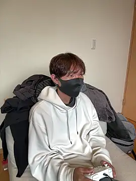 Snapshot of UKI06 chatting on March 5, 5:07 am UKI06 online show from March 5, 5:07 am