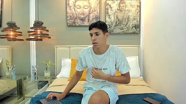 kieran derek online show from November 5, 3:17 am