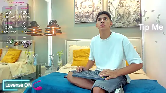 Snapshot of kieran_derek chatting on November 9, 10:30 pm kieran derek online show from November 9, 10:30 pm