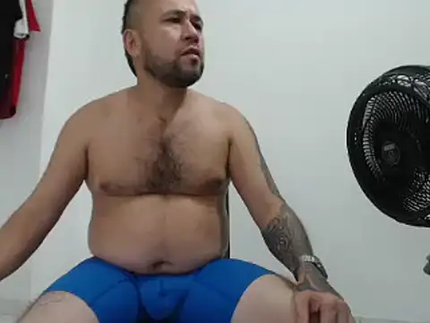 Snapshot of very2_sexy chatting on December 10, 9:00 pm very2 sexy online show from December 10, 9:00 pm