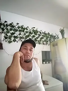 Snapshot of very2_sexy chatting on September 29, 10:36 pm very2 sexy online show from September 29, 10:36 pm