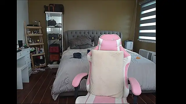 Snapshot of aya_saki chatting on February 13, 7:35 am aya saki online show from February 13, 7:35 am