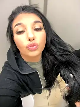 Snapshot of Tisha_Busty chatting on January 6, 12:42 pm Tisha Busty online show from January 6, 12:42 pm