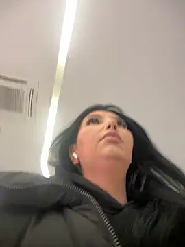 Snapshot of Tisha_Busty chatting on February 8, 12:19 pm Tisha Busty online show from February 8, 12:19 pm