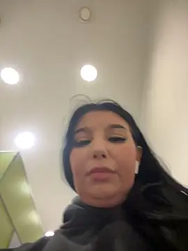 Snapshot of Tisha_Busty chatting on February 9, 11:47 am Tisha Busty online show from February 9, 11:47 am