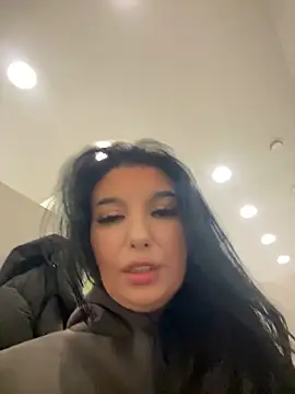 Snapshot of Tisha_Busty chatting on February 14, 1:30 pm Tisha Busty online show from February 14, 1:30 pm