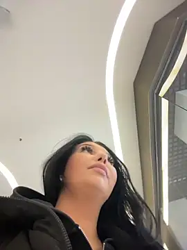 Snapshot of Tisha_Busty chatting on March 4, 2:01 pm Tisha Busty online show from March 4, 2:01 pm