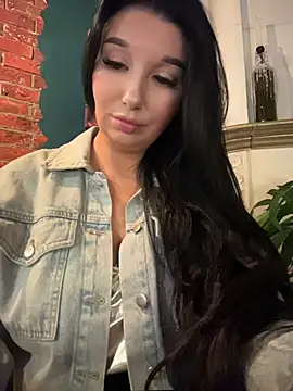 Tisha Busty online show from June 6, 11:59 am