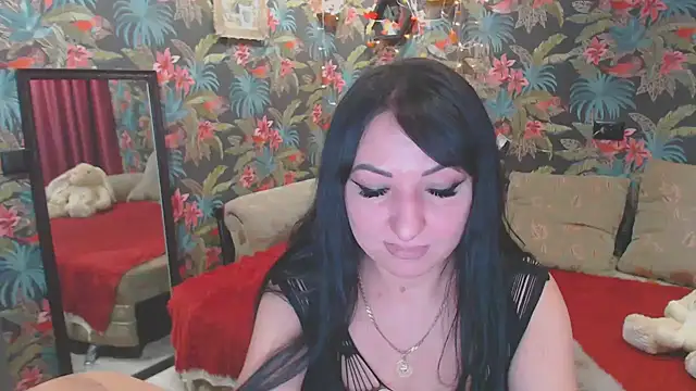 Snapshot of SusanLaNice chatting on December 15, 1:54 pm SusanLaNice online show from December 15, 1:54 pm