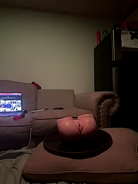 Snapshot of OffsetArmlet chatting on October 6, 7:39 am OffsetArmlet online show from October 6, 7:39 am