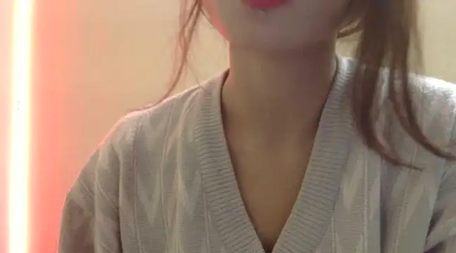 Snapshot of Tiny_lusty chatting on December 17, 1:29 am Tiny lusty online show from December 17, 1:29 am