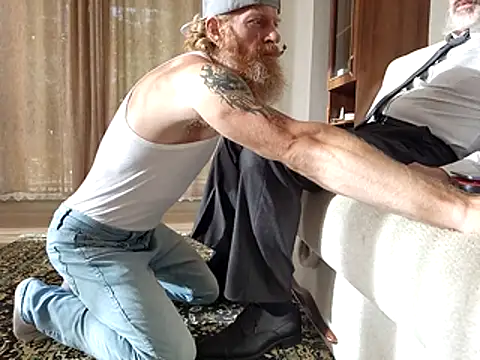 Snapshot of Gingerbeard40 chatting on November 20, 11:54 am Gingerbeard40 online show from November 20, 11:54 am